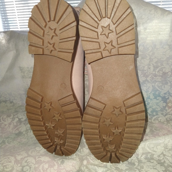 Boots - Picture 2 of 3